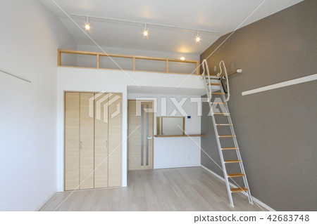 Studio apartment with loft 42683748