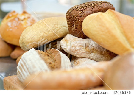 Many mixed breads on the table Many mixed breads on the table 42686326