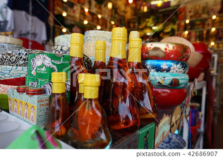 souvenir, souvenirs, snake wine 42686907