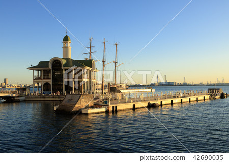 Yokohama Yokohama 42690035