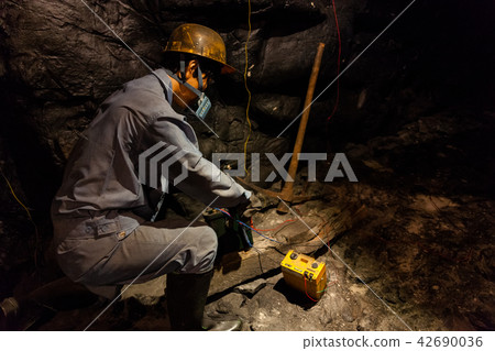 coal mine, stone, rock 42690036