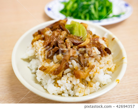 braised pork rice 42694357