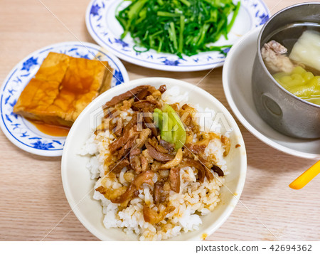 braised pork rice 42694362