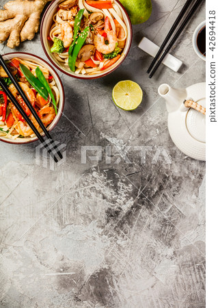 Stir Fry with noodles Stir Fry with noodles 42694418