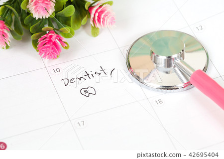 Reminder "Dentist appointment" in calendar Reminder "Dentist appointment" in calendar 42695404