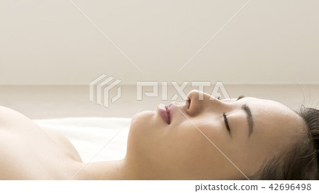 Esthetic image of young woman close-up Esthetic image of young woman close-up 42696498