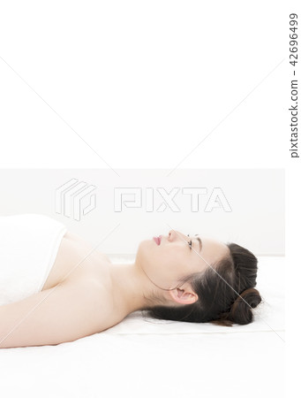 Esthetic image of young woman close-up 42696499