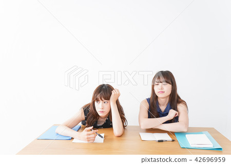 Students who are bored with classes 42696959