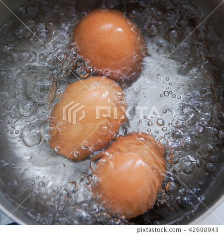 eggs in boiling water eggs in boiling water 42698943
