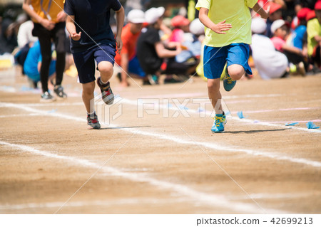 A scuffling athletic meet image 42699213