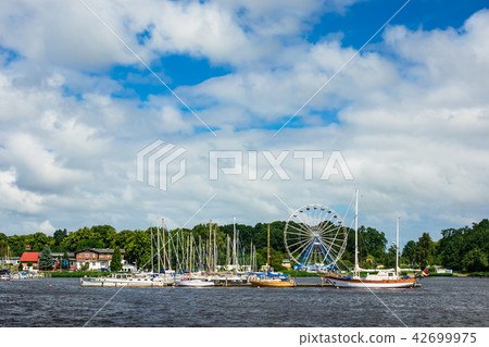 View over the river Warnow in Rostock, Germany 42699975