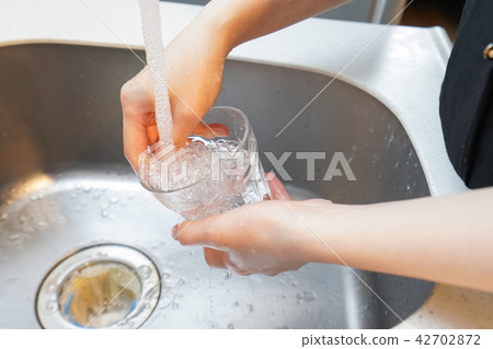 洗碗 洗碗 42702872