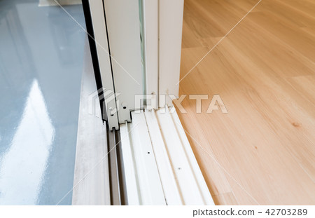 Apartment · Double sash · Rail Apartment · Double sash · Rail 42703289