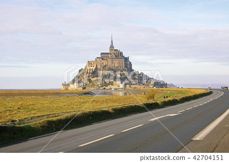 法國聖米歇爾山在冬天 42704151