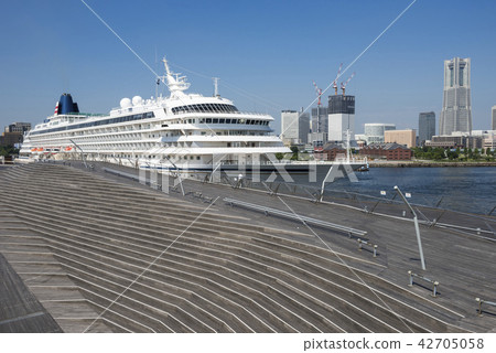 Yokohama Minato-ku Asuka II anchored at the bridge Yokohama Minato-ku Asuka II anchored at the bridge 42705058