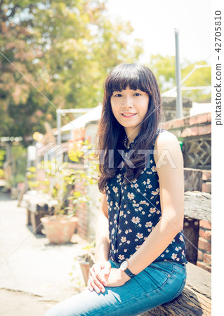 Asia Taiwan China Customs Retro Taichung Fog Peak Guangfu New Village Girl Woman Portrait Portrait Model Beauty Outside Shooting Vine Beautiful Sunshine Hairstyle Hairstyle Jeans Apparel Asia Taiwan China Customs Retro Taichung Fog Peak Guangfu New Village Girl Woman Portrait Portrait Model Beauty Outside Shooting Vine Beautiful Sunshine Hairstyle Hairstyle Jeans Apparel 42705810