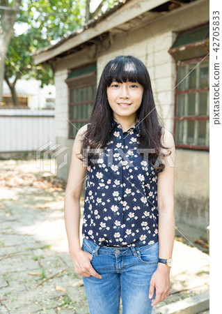 Asia Taiwan China Customs Retro Taichung Fog Peak Guangfu New Village Girl Woman Portrait Portrait Model Beauty Outside Shooting Vine Beautiful Sunshine Hairstyle Hairstyle Jeans Apparel Asia Taiwan China Customs Retro Taichung Fog Peak Guangfu New Village Girl Woman Portrait Portrait Model Beauty Outside Shooting Vine Beautiful Sunshine Hairstyle Hairstyle Jeans Apparel 42705833