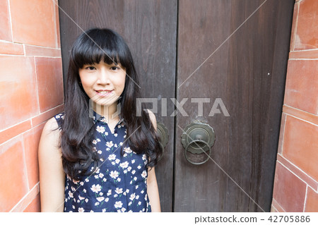 亞洲台灣台中霧峰林家花園古厝攝影女性女人人像人物肖像 亞洲台灣台中霧峰林家花園古厝攝影女性女人人像人物肖像 42705886