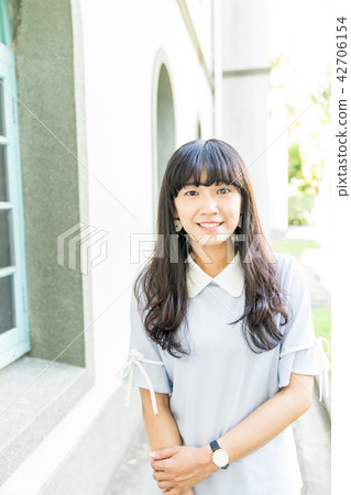 亞洲台灣台南神學院旅遊景點觀光學校校園大學生走廊噴泉噴水池女生女性女人肖像人像 42706154