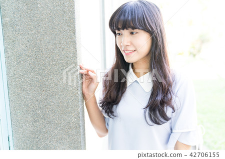 亞洲台灣台南神學院旅遊景點觀光學校校園大學生走廊噴泉噴水池女生女性女人肖像人像 42706155