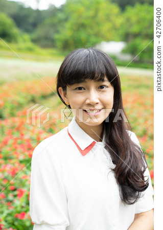 亞洲台灣桃園大溪花海花田人像愛心戀愛感情美女神花卉植物大自然陽光空氣水微笑俏皮氣質浪漫美女肖像人像 亞洲台灣桃園大溪花海花田人像愛心戀愛感情美女神花卉植物大自然陽光空氣水微笑俏皮氣質浪漫美女肖像人像 42706400