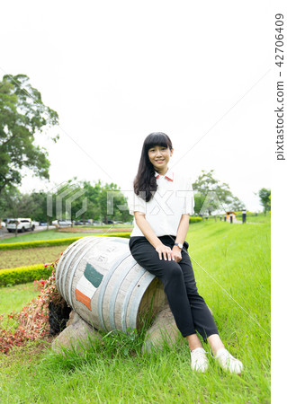 亞洲台灣桃園大溪花海花田人像愛心戀愛感情美女神花卉植物大自然陽光空氣水微笑俏皮氣質浪漫美女肖像人像 亞洲台灣桃園大溪花海花田人像愛心戀愛感情美女神花卉植物大自然陽光空氣水微笑俏皮氣質浪漫美女肖像人像 42706409