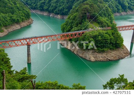 Southern Alps Ap / Line Oigawa Tetsudo Ikawa Line Sushi Lake floating on a lake Oku Oku Lake Ueno A tourist walking on the track 42707531