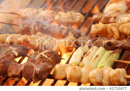 用烤雞肉串烤烤烤 42710977