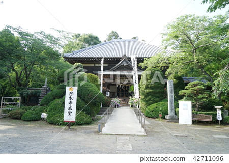 Japanese temple 42711096