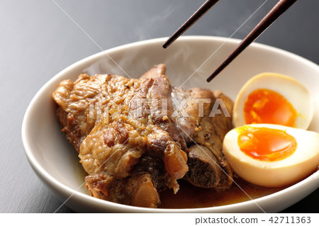 排骨和煮雞蛋 42711363