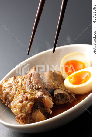 Spareribs and boiled eggs Spareribs and boiled eggs 42711365
