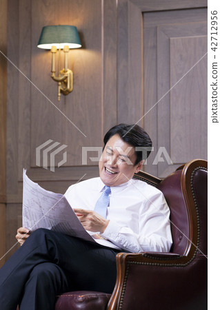 Businessman, Business, CEO, President, Representative, Office, Office, Office, Company 42712956