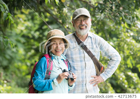Japanese senior couple doing bird watching 42713675