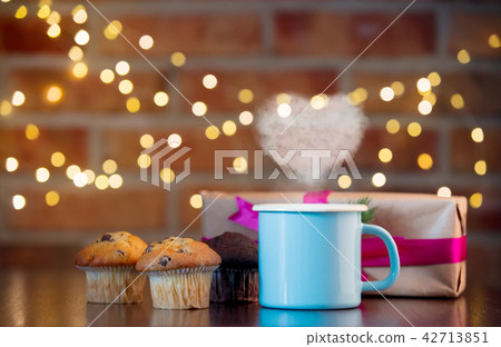 classic and chocolate cupcakes and cup classic and chocolate cupcakes and cup 42713851