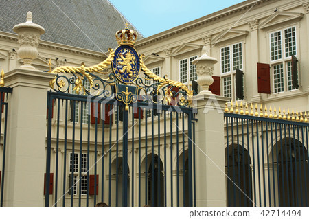 Noordeinde Palace 42714494