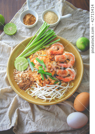 Fried noodle Thai style with shrimp,Pad Thai 42715414