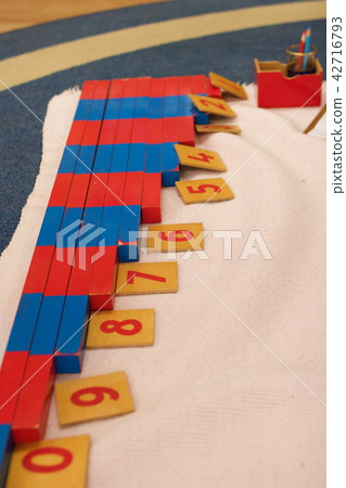 Classroom scenery 42716793