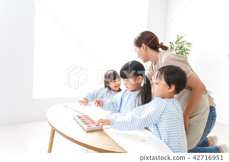 Kindergarten · Nursery · Children's garden 42716951