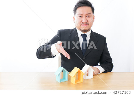 Businessman         42717103