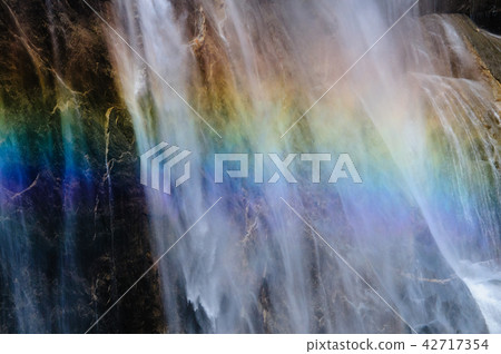 Close-up of a Rainbow in front of the Upper Yosemite Falls 42717354