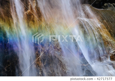 Close-up of a Rainbow in front of the Upper Yosemite Falls 42717377