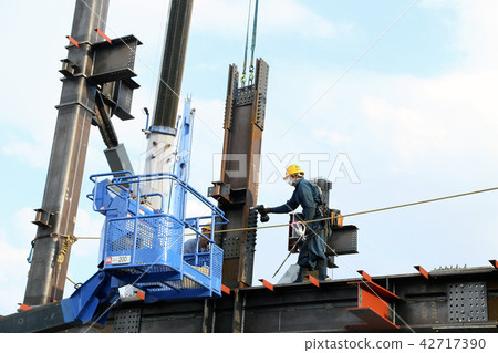 鋼柱安裝 42717390