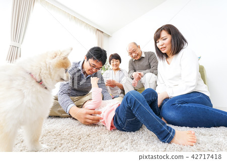 Happy family Happy family 42717418