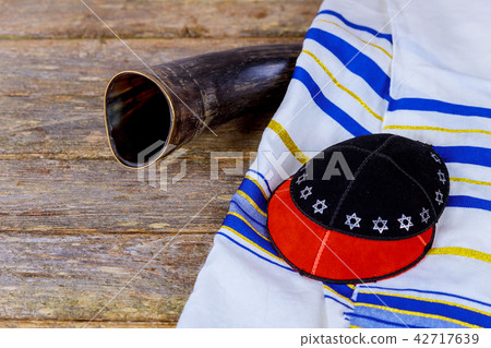 shofar and tallit rosh hashanah jewesh holiday 42717639