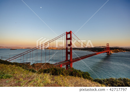 Sunset over the Golden Gate Bridge Sunset over the Golden Gate Bridge 42717797