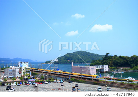 Kintetsu train running in Toba city 42717946