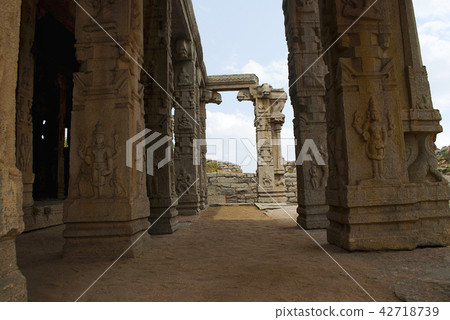 Carved pillars of the Kalyana Mandapa, Hampi 42718739