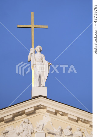 Sculptures of the House of the Blackheads in Riga 42719765