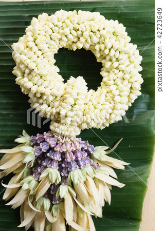 Jasmine garland Jasmine garland 42723649