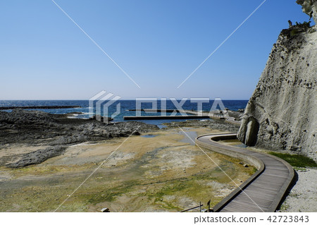 Shutoku Peninsula in the summer Hidenori in sunny weather Shutoku Peninsula in the summer Hidenori in sunny weather 42723843